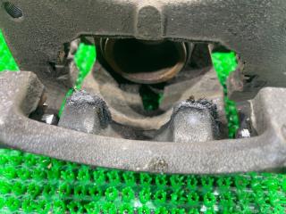 Суппорт правый передний TOYOTA RACTIS NSP120 1NRFE 5 ракурс