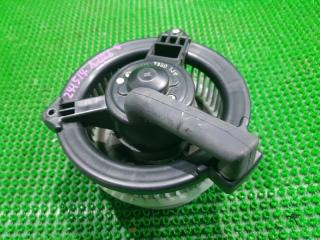 Мотор печки TOYOTA NOAH AZR65 1AZFSE 4 ракурс Мотор печки TOYOTA NOAH AZR65 1AZFSE 4 ракурс