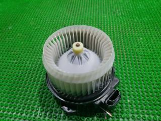 Мотор печки TOYOTA PORTE NCP145 1NZFE 3 ракурс
