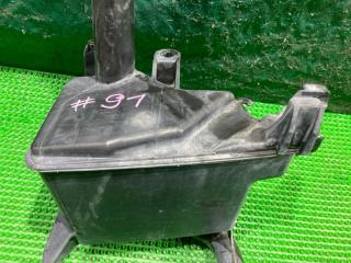 Бачок омывателя TOYOTA CROWN JZS173 1JZGE 2 ракурс Бачок омывателя TOYOTA CROWN JZS173 1JZGE 2 ракурс