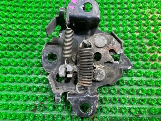 Замок капота TOYOTA PASSO KGC10-0240194 1KR-FE 3 ракурс