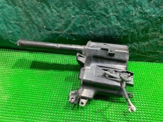 Бачок омывателя TOYOTA CROWN JZS173 1JZGE 3 ракурс Бачок омывателя TOYOTA CROWN JZS173 1JZGE 3 ракурс