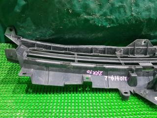 Решетка радиатора TOYOTA VOXY ZRR70 53114-28080 5 ракурс