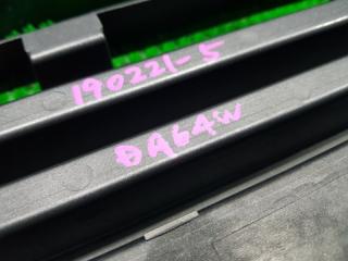Решетка радиатора SUZUKI EVERY DA64W 71713-68H5 5 ракурс