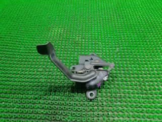Замок капота TOYOTA ALLION ZZT245 1ZZFE 2 ракурс
