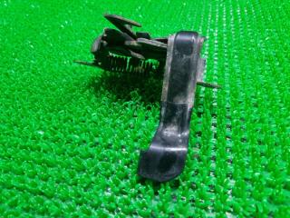 Замок капота TOYOTA RACTIS NSP120 1NRFE 3 ракурс