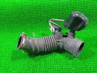 Патрубок TOYOTA ESTIMA ACR55 2AZFE 2 ракурс Патрубок TOYOTA ESTIMA ACR55 2AZFE 2 ракурс
