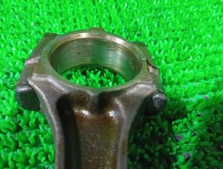 Поршень TOYOTA CROWN GS120 1GEU 4 ракурс Поршень TOYOTA CROWN GS120 1GEU 4 ракурс