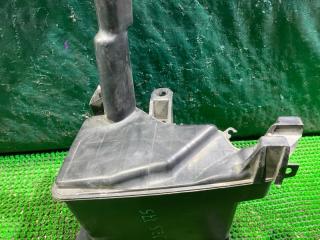 Бачок омывателя TOYOTA CROWN JZS175 8277530020 3 ракурс Бачок омывателя TOYOTA CROWN JZS175 8277530020 3 ракурс