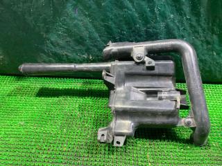 Бачок омывателя TOYOTA CROWN JZS175 8277530020 4 ракурс Бачок омывателя TOYOTA CROWN JZS175 8277530020 4 ракурс