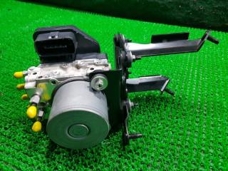 Блок abs NISSAN SKYLINE YV37 1330002930 3 ракурс