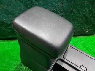 Бардачок между сиденьями SUZUKI ESCUDO TDB4W N32A 2 ракурс