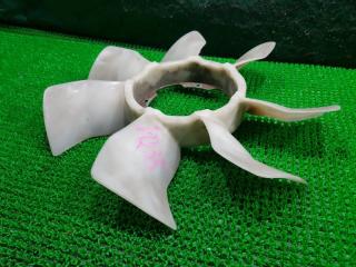 Вентилятор NISSAN ELGRAND NE51 VQ35DE 4 ракурс Вентилятор NISSAN ELGRAND NE51 VQ35DE 4 ракурс