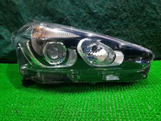 Запчасть фара передняя правая TOYOTA SIENTA 2016.06