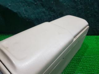 Бардачок между сиденьями TOYOTA VISTA ZZV50 1ZZFE 5881232040 3 ракурс