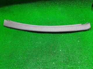 Накладка замка багажника TOYOTA RAUM 2004.04