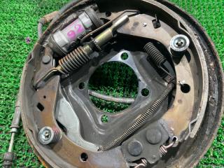 Колодки ручного тормоза правая задняя TOYOTA ALLION ZZT245 1ZZFE 2 ракурс