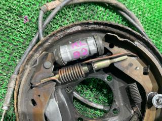 Колодки ручного тормоза правая задняя TOYOTA ALLION ZZT245 1ZZFE 3 ракурс