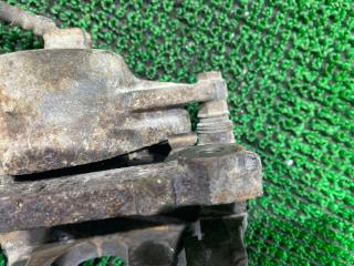 Суппорт правый передний TOYOTA Granvia KCH16W 1KZTE 5 ракурс