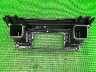Консоль магнитофона TOYOTA VOXY AZR65 1AZFSE 4 ракурс