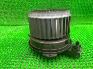 Мотор печки TOYOTA PASSO KGC15 1KRFE 2 ракурс