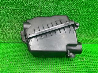 Корпус воздушного фильтра TOYOTA WISH ZNE14 1ZZFE 2220422010 4 ракурс Корпус воздушного фильтра TOYOTA WISH ZNE14 1ZZFE 2220422010 4 ракурс