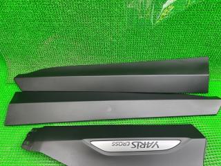 Накладка на порог TOYOTA YARIS CROSS MXPB10 75073-52030 2 ракурс