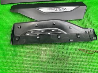 Накладка на порог TOYOTA YARIS CROSS MXPB10 75073-52030 5 ракурс
