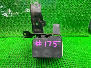 Блок abs TOYOTA VOXY AZR65 1AZFSE 4451044120 1 ракурс