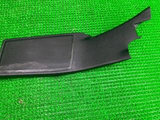 Накладка на порог салона левая задняя SUBARU EXIGA YA5 94061YC010 3 ракурс