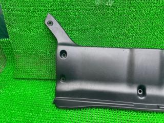 Накладка замка багажника задняя TOYOTA CRESTA JZX100 2 ракурс