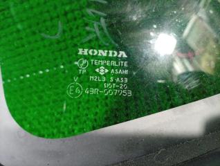 Стекло собачника правое заднее HONDA FIT GD4 L15A 3 ракурс