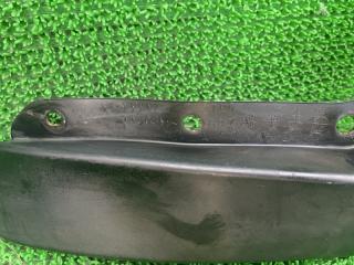 Брызговик правый передний TOYOTA HIACE KZH106 7660395j07 3 ракурс
