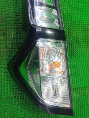 Стоп-сигнал левый задний TOYOTA ROOMY M910S 22069045 2 ракурс