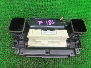 Центральная консоль TOYOTA MARK II WAGON BLIT GX115 1GFE 255063-2130 4 ракурс Центральная консоль TOYOTA MARK II WAGON BLIT GX115 1GFE 255063-2130 4 ракурс