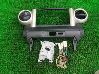 Центральная консоль TOYOTA IST NCP60 5540552220 5 ракурс