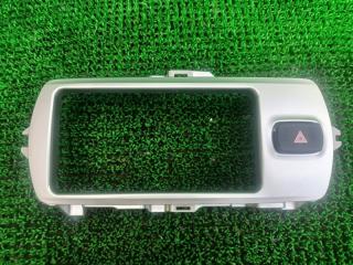Центральная консоль TOYOTA VITZ NCP135 5540552B90 1 ракурс