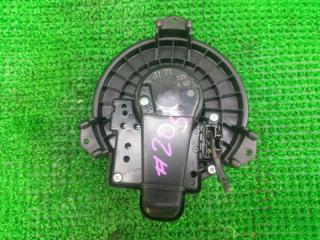 Мотор печки TOYOTA VITZ NSP135 1NRFE 1 ракурс Мотор печки TOYOTA VITZ NSP135 1NRFE 1 ракурс