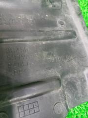 Защита радиатора MITSUBISHI DELICA D:5 CV5W 4B12 5379A130 3 ракурс