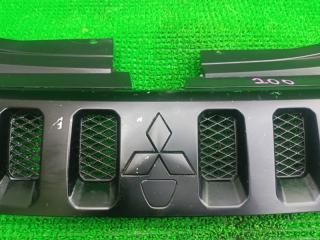 Решетка радиатора передняя MITSUBISHI DELICA D:5 CV5W 4B12 3 ракурс