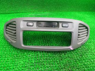 Центральная консоль TOYOTA REGIUS KCH46G 1KZTE 8391044010 1 ракурс