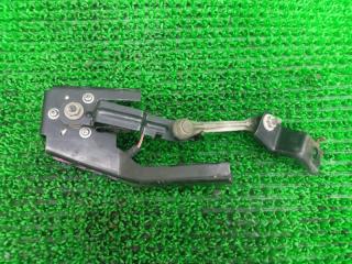 Датчик уровня кузова TOYOTA VITZ NSP135 1NRFE 1 ракурс