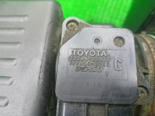 Корпус воздушного фильтра TOYOTA ISIS ANM15 1AZFSE 3 ракурс Корпус воздушного фильтра TOYOTA ISIS ANM15 1AZFSE 3 ракурс