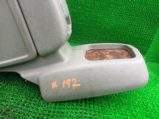 Бардачок между сиденьями TOYOTA REGIUS KCH46G 1KZTE 3 ракурс