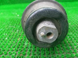 Подушка двигателя левая TOYOTA CROWN GRS200 4GRFSE 3 ракурс Подушка двигателя левая TOYOTA CROWN GRS200 4GRFSE 3 ракурс