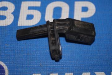 Запчасть датчик abs передний левый Skoda Yeti 2011