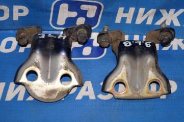 Запчасть петля двери задняя левая Mitsubishi Carisma 1998