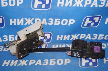 Фото запчасти замок двери задний правый Kia Magentis 1 2006 Б/У запчасть Запчасть замок двери задний правый Kia Magentis 1 2006