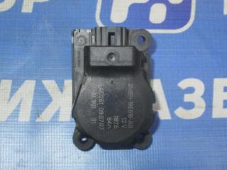 Запчасть моторчик заслонки печки Ford Focus 2 2007