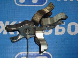 Запчасть кронштейн форсунки Mazda CX 7 2007